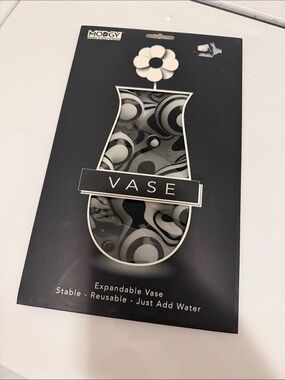 Modgy Expandable Vase Never used